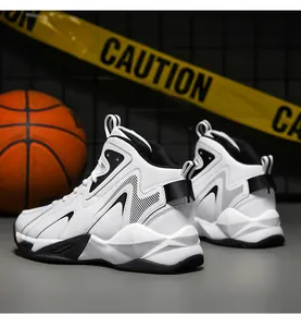 Weiße High-Top Basketballschuhe für Herren mit stoßdämpfender Sohle für Sport.