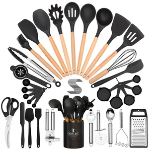 Juego de 44 utensilios de cocina de silicona negra con mangos de madera y cubo organizador