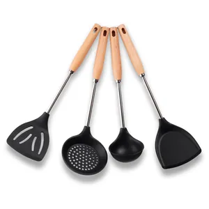 Juego profesional de 4 utensilios de cocina de silicona negra y madera natural