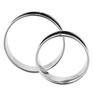 Set of two 304 stainless steel mousse rings with double rolled edges for baking.