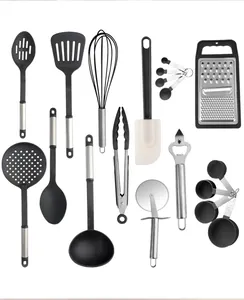 Vue détaillée de l'ensemble de 19 ustensiles de cuisine en nylon noir et inox