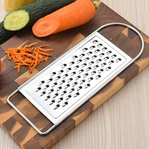 Multifunctionele roestvrijstalen groenterasp voor het snijden en raspen in de keuken