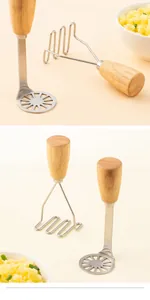 Detailansicht von Kartoffelstampfern aus Edelstahl mit ergonomischen Holzgriffen.
