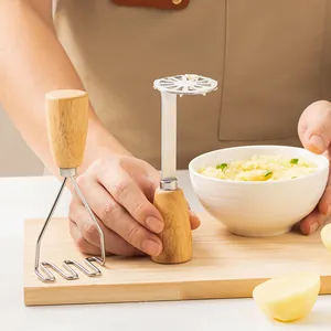 Manueller Kartoffelstampfer aus Edelstahl mit Holzgriff für Babynahrung