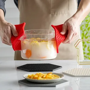 Premium hexagonal silicone heat-resistant mats with honeycomb texture for kitchen table