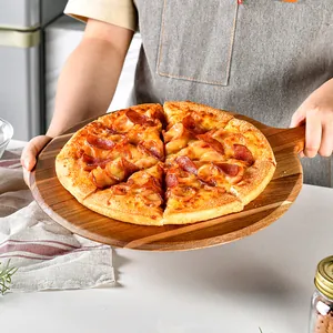 Professionele massief houten pizzaschep met handvat voor het serveren van pizza's
