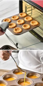 Detailansicht der 9-Loch Muffinform mit Teig und frisch gebackenen Törtchen.