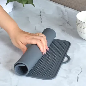 Hittebestendige grijze siliconen afdruipmat voor de keuken met antislip oppervlak