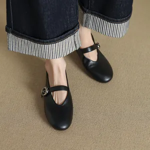 Classic black Mary Jane ballet flats for women with round toe and buckle strap