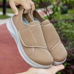 Chaussures de marche légères et respirantes en maille pour hommes, coloris beige