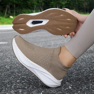Breathable lightweight slip-on walking shoes with non-slip sole for men and women