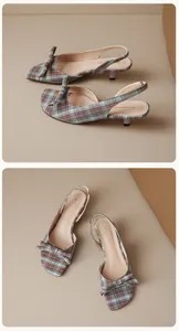 Κομψές καρό γόβες slingback με λεπτομέρεια από φιόγκο και μοντέρνο μυτερό σχεδιασμό μύτης