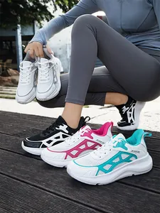 Professional lightweight breathable mesh sneakers in various colors for autumn outdoor running