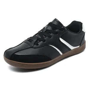 Sneakers classiche da uomo stile GAT nere con strisce bianche e suola in gomma