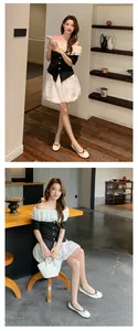 Elegante weiße Ballerinas mit schwarzer Schleife, präsentiert von einem Modell im Set.