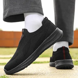 Scarpe da camminata in rete traspirante nera da uomo comode per uso casual esterno