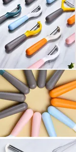 Détail de près des poignées ergonomiques colorées d'éplucheur en forme de soleil