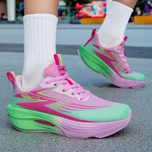 Ultra-light running shoes with pink and green gradient and thick carbon plate sole