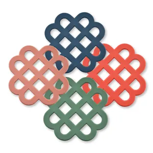 Hitzebeständige Silikon-Untersetzer im Knotendesign, 4 Farben Set, rutschfest für Tische