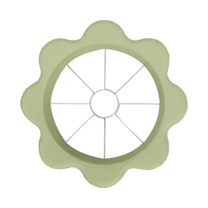 Grüner Apfelteiler in Blumenform mit Edelstahlklingen zum Entkernen von Obst