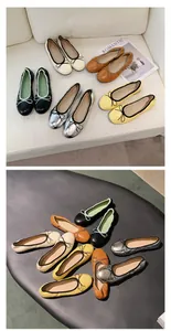 Stilvolle Kollektion bunter flacher Ballerinas mit Schleifen an runden Zehen und weichen Sohlen