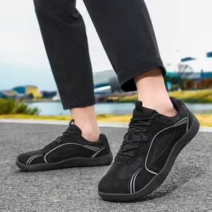 Scarpe casual da uomo con punta larga in nero, comode scarpe sportive stile a piedi nudi