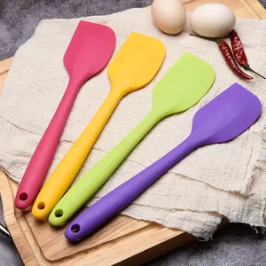 Set di 4 grandi spatole in silicone colorate per pasticceria professionale in cucina
