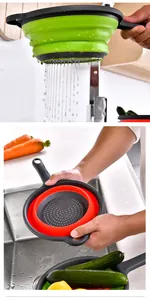 Colino pieghevole portatile in silicone per scolare e lavare la frutta in cucina in uso
