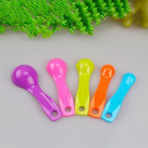Professional set of 5 colorful plastic measuring spoons for precise baking and kitchen use