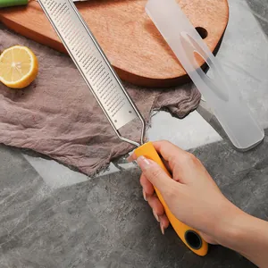 Râpe de cuisine en acier inoxydable de 40 cm pour fromage et citron avec manche jaune ergonomique