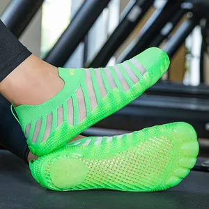 Atmungsaktive neongrüne Mesh-Yogaschuhe mit rutschfester Jelly-Sohle für den Strand