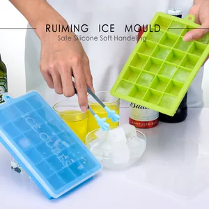 Stampo per cubetti di ghiaccio in silicone a 24 fori con coperchio per rilascio facile
