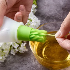 Silicone oil bottle brush with measurement scale for kitchen cooking, baking and grilling