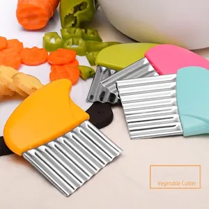 Stainless Steel Vegetable Crinkle Cutter Wavy Potato Slicer With Ergonomic Shark Fin Handle Manual French Fry Slicing Kitchen Tool