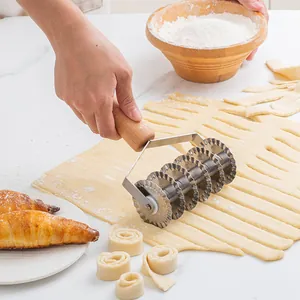 High-quality 6-wheel stainless steel pastry lattice cutter with a durable wooden handle