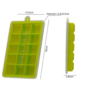 Stampo per 15 cubetti di ghiaccio in silicone verde con coperchio e misure precise