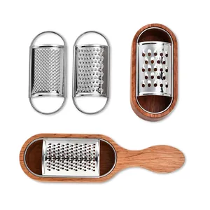 Käsebeschneider-Set aus Edelstahl mit Aufbewahrungsbox aus Begonienholz
