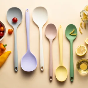 Cuillère à Soupe en Silicone Résistant à la Chaleur Long Manche Louche Intégrée pour Ustensiles Antiadhésifs Cuisine Avec Trou
