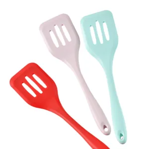 Spatules de cuisine ajourées en silicone résistant à la chaleur en trois couleurs
