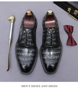 Detailed top-down view of alligator patterned men's genuine leather business oxford shoes