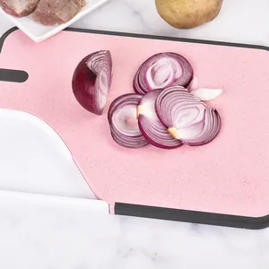Eco-friendly wheat straw cutting board with detachable grinder and non-slip border