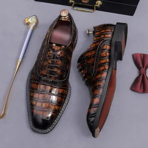 Premium men's brown crocodile pattern leather Oxford shoes featuring classic British style