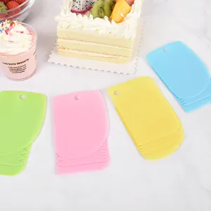 3pcs colorful plastic cake scraper set with serrated and curved edges for DIY baking