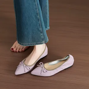 French vintage pointed-toe ballet flats with bow in lavender