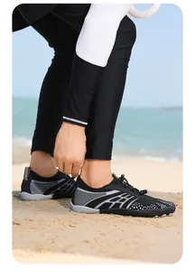 Chaussures pieds nus noires durables pour la randonnée de plage et la natation en mer