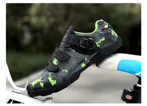 Camouflage mountain cycling shoes for men with secure buckle system