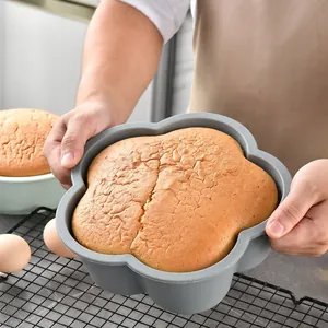 Large food-grade silicone flower-shaped cake mold for baking mousses and desserts