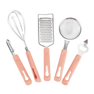 Set di 5 utensili da cucina in acciaio inox con manici rosa inclusi frusta e pelapatate
