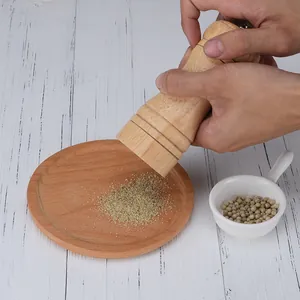Professional manual wooden pepper grinder with ceramic core for fresh spices and seasoning
