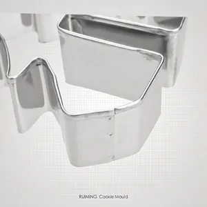 8-piece 3D Christmas stainless steel cookie cutter set for professional holiday baking